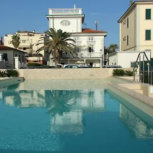 https://residence-villa-piani.it-tuscanyhotel.com
